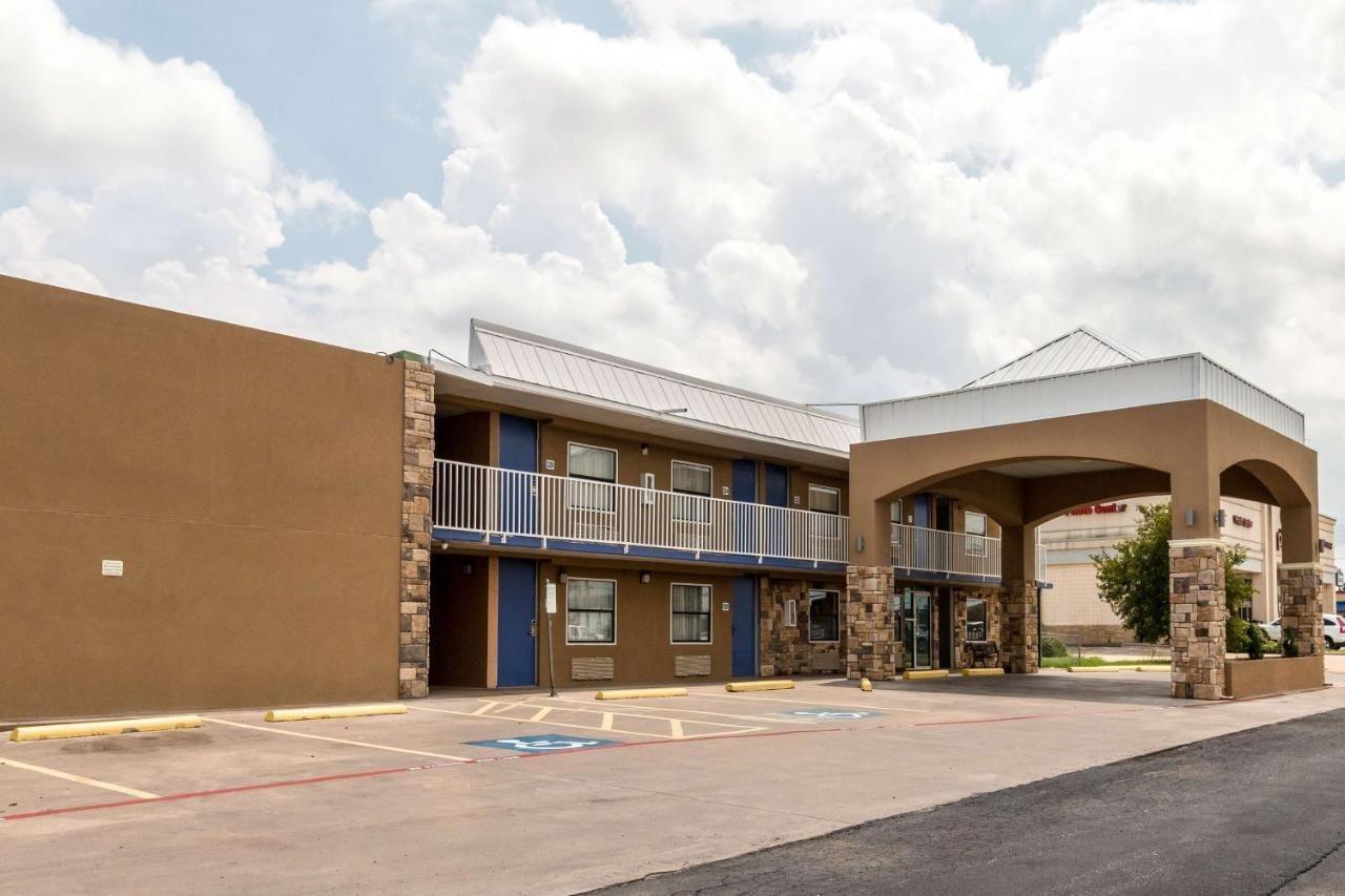 Econo Lodge Mineral Wells Εξωτερικό φωτογραφία