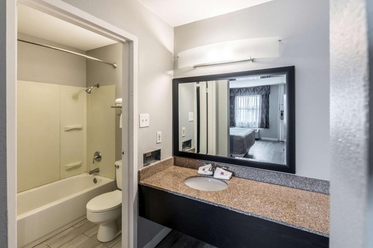 Econo Lodge Mineral Wells Εξωτερικό φωτογραφία